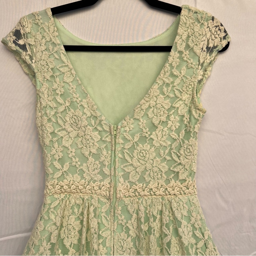 Elegant Cream Lace Dress - Picture 15 of 16
